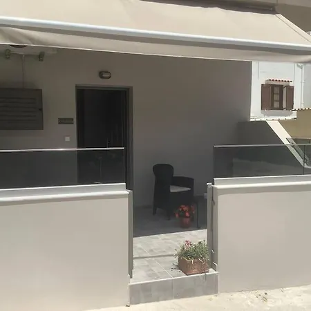 Apartament Aretousa Apt, Next To The Beach!
