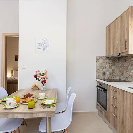 Aretousa Apt, Next To The Beach!
